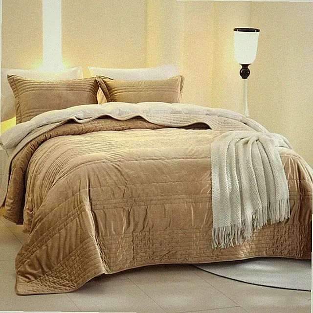 Bedsure Luxury Velvet Quilt King Size - Lightweight Velvet Fluffy Comforter Set