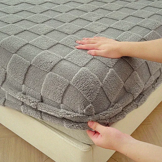 Jacquard Velvet Fitted Sheet Plaid Style Warm Mattress Protectors(No Pillowcase)