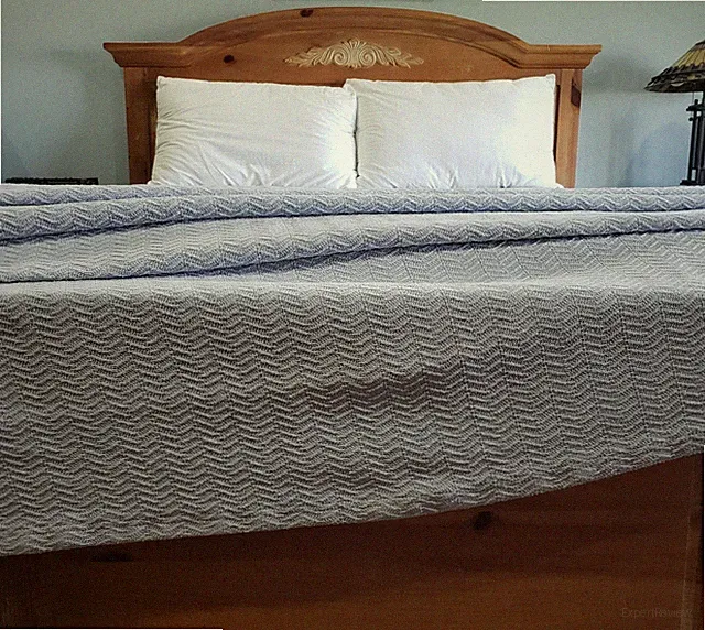 Royal Velvet Coverlet Queen Egyptian Cotton Light Blue Herringbone Coastal